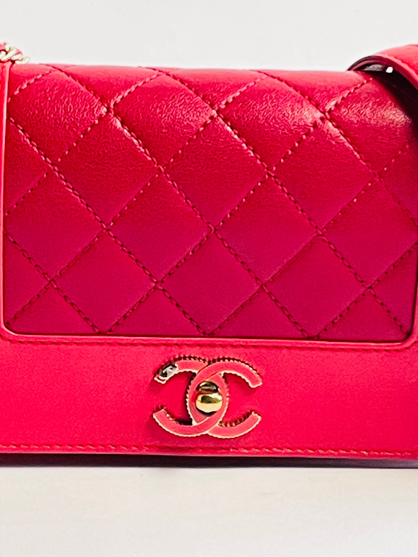 CHANEL sheep’s leather red crossbody bag