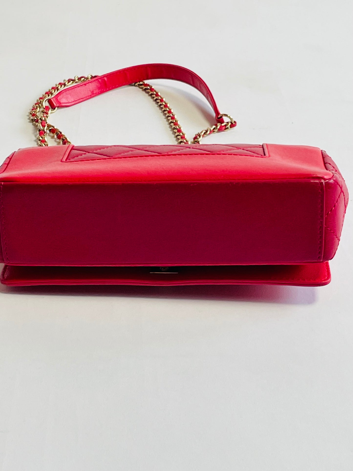 CHANEL sheep’s leather red crossbody bag