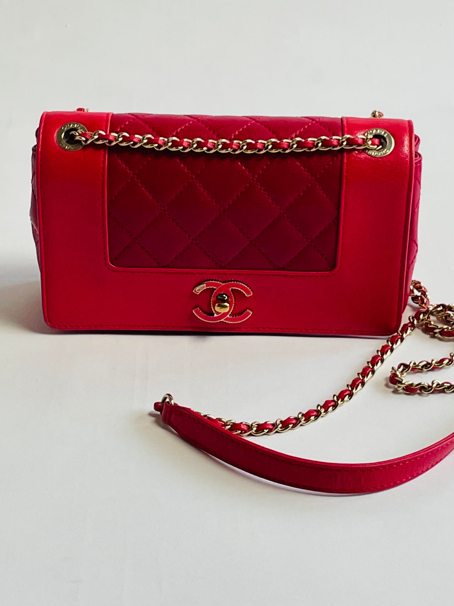 CHANEL sheep’s leather red crossbody bag