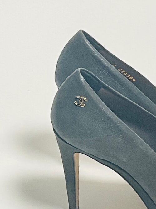 CHANEL two tone pumps