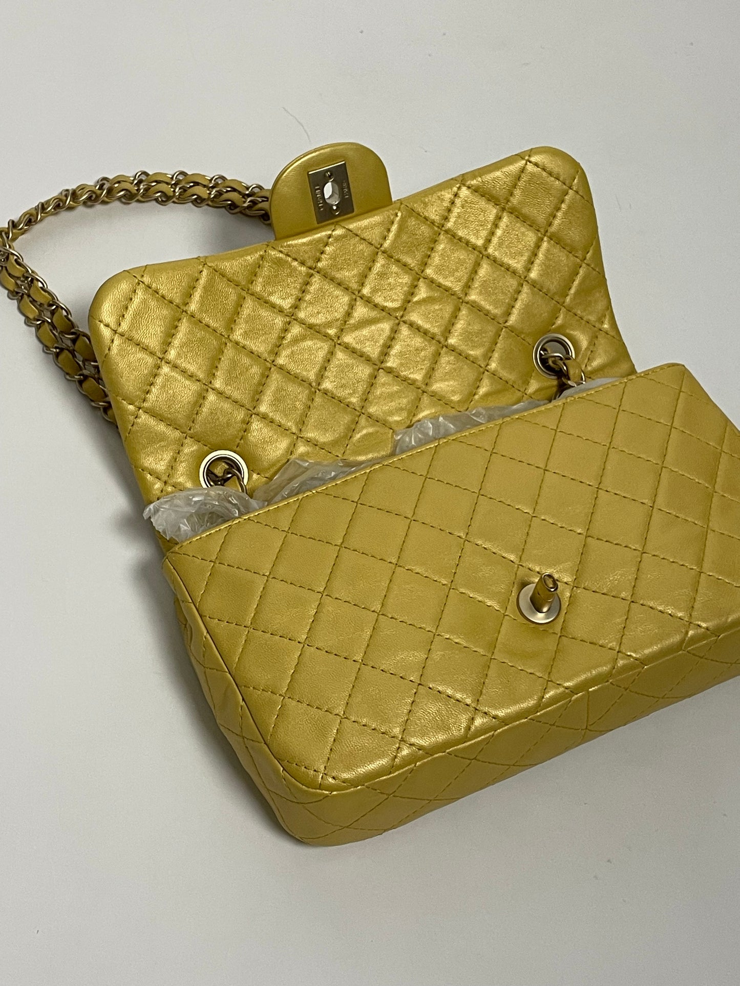 CHANEL yellow gold single flap bag