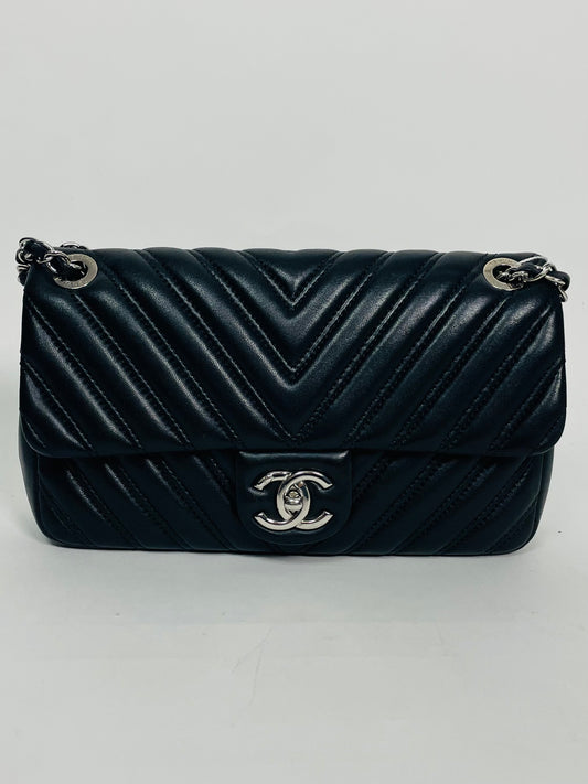 CHANEL single flap medium